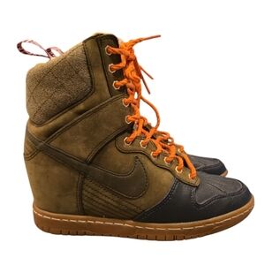 NIKE SKY HI DUNK TERRAIN H20 REPEL WEDGE. SIZE 5.5